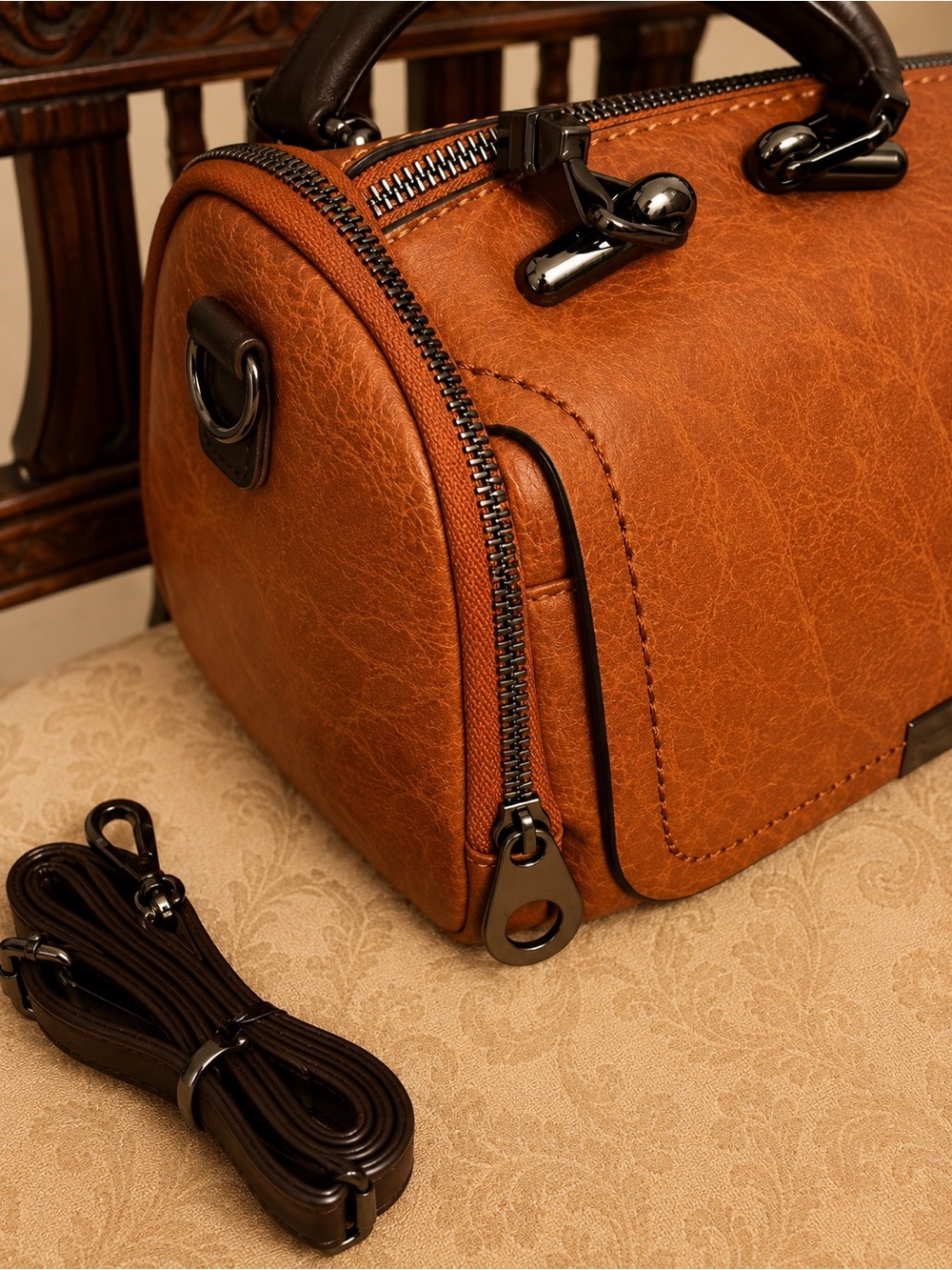 Retro Boston Barrel Bag - Picture 3 of 7